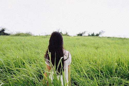 适合女生精致的说说 我允许你走进我的世界，但不允许你走来走