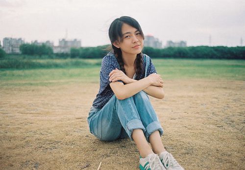 现实忧伤的简单句子 简短伤感文案大全