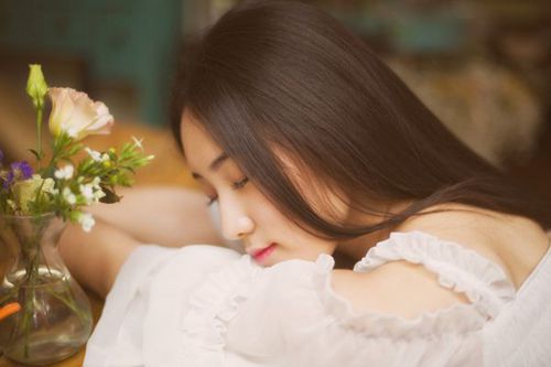 思念的句子 就是困了，还在想你，不需要任何说明