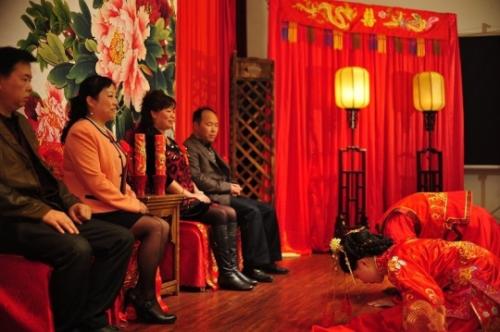 新婚让新郎发红包的的句子