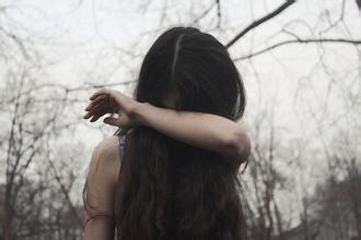一个人难过到心碎的句子