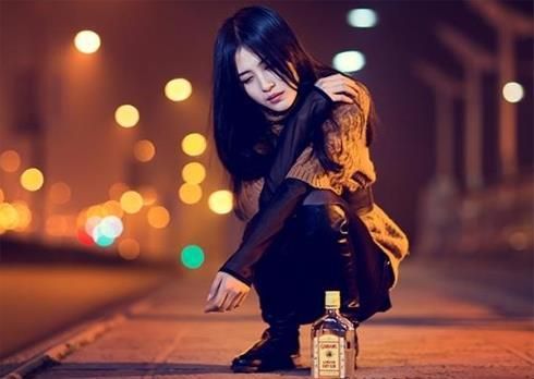 女人喝酒伤感的句子