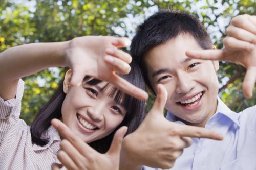 哄女朋友开心的话 如何哄老婆开心