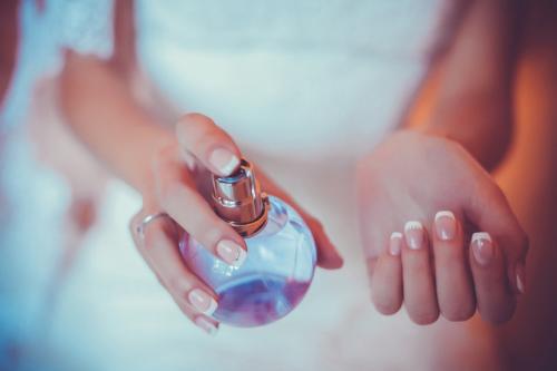 关于香水的唯美句子 关于香水的说说心情
