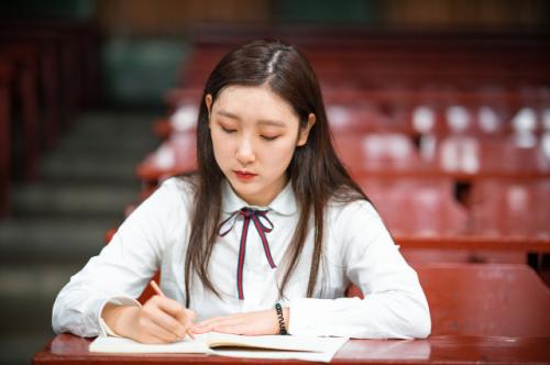 关于学习的英语句子 努力学习的英文句子