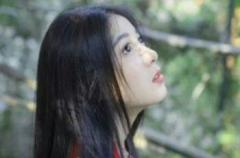 伤感难过的个性签名 街角一个熟悉的背影推荐61句