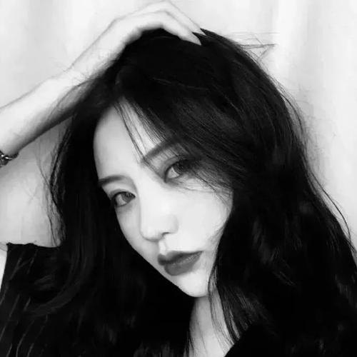 嚣张高傲有点拽的女生网名