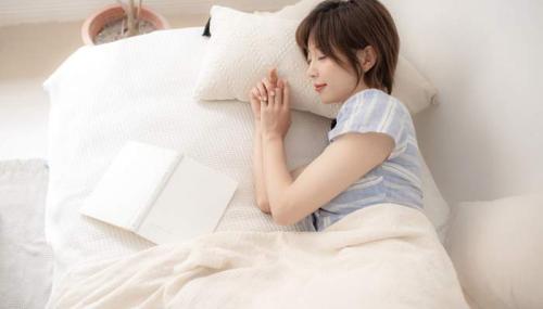 睡前晚安暖心话给爱人晚安发给爱人的暖心话