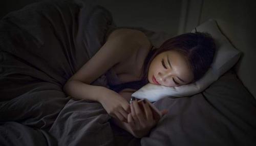 睡觉了高情商幽默回答别人说要睡觉了高情商回复